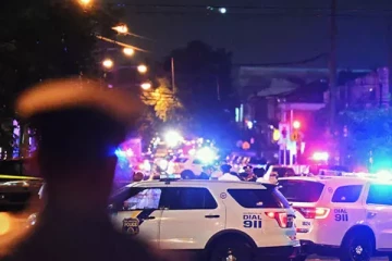 அமெரிக்காவில் மீண்டும் தொடரும் இனவெறி தாக்குதல் - கருப்பினத்தவர்கள் மூவர் பலி