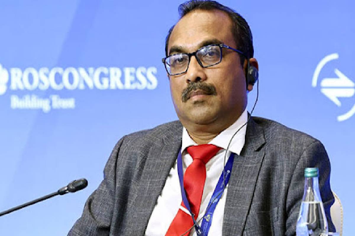 இலங்கையர்களுக்கு மகிழ்ச்சித் தகவல்! குறைகிறது எரிபொருள் விலை - அமைச்சரின் அறிவிப்பு | Fuel Prices Are Falling