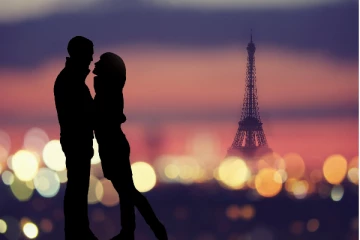 'கட்டிப்பிடித்து முத்தம் கொடுக்க தடை இல்லை' - அரசு அதிரடி அறிவிப்பு