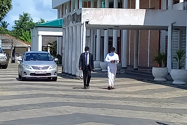 மாநகர முதல்வரால் ஆளுநருக்கு எதிராக வழக்குத் தாக்கல்- நீதிமன்றின் உத்தரவு! - ஐபிசி தமிழ்