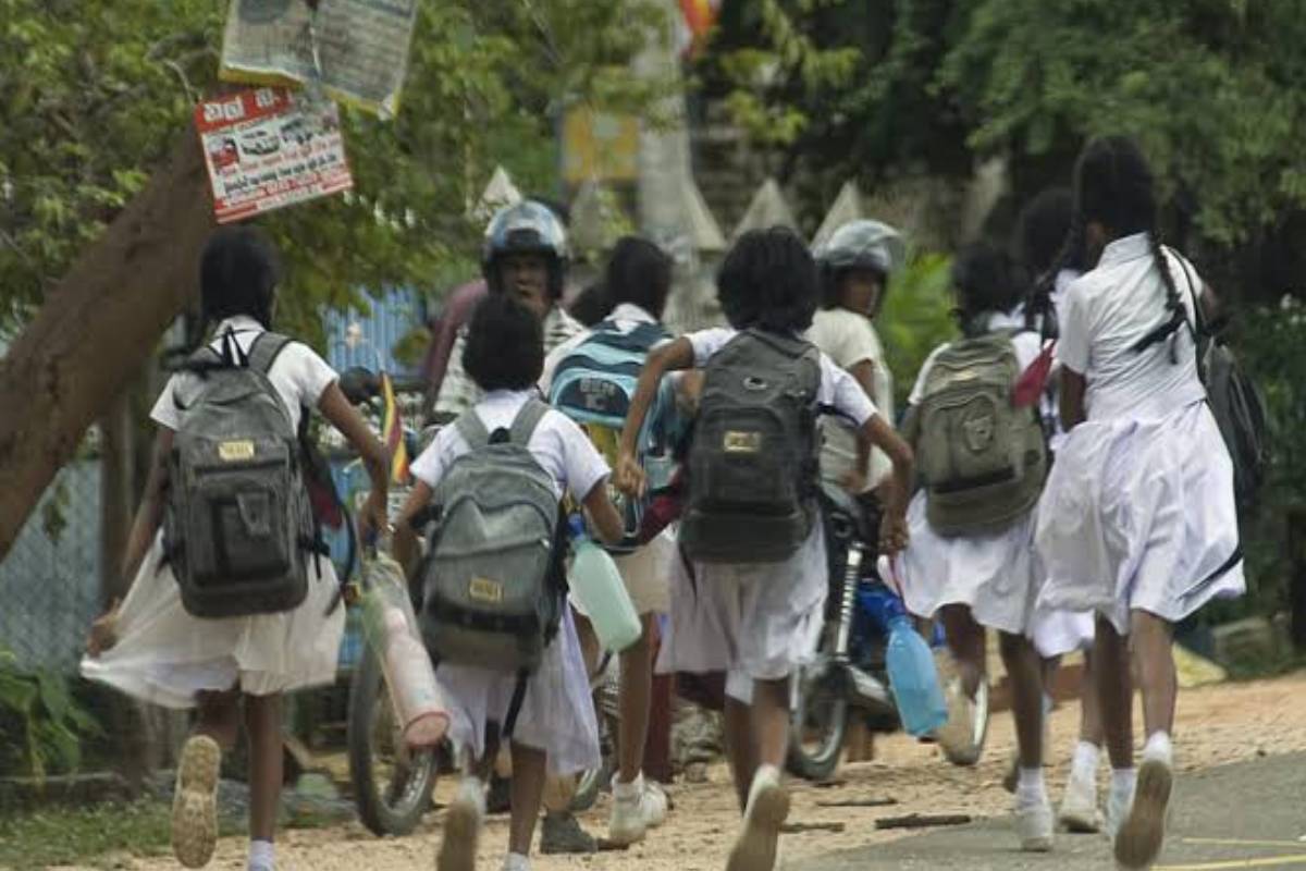 பாடசாலை விடுமுறை தொடர்பில் கல்வி அமைச்சு வெளியிட்ட முக்கிய அறிவிப்பு | School Can Close By Principals பாடசாலை விடுமுறை தொடர்பில் கல்வி அமைச்சு வெளியிட்ட முக்கிய அறிவிப்பு | School Can Close By Principals