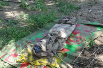 පොත් බෑගය කරේ තියන්ම සිසුවෙක් සියදිවි නසාගනී.