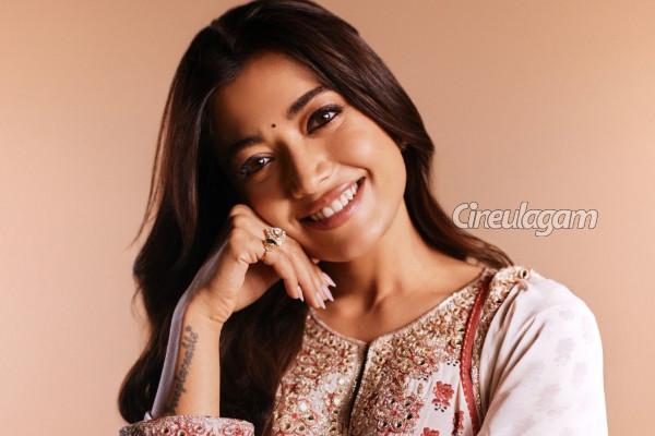 ராஷ்மிகா இத்தனை கோடி வருமான வரி கட்டுகிறாரா.. ஆச்சர்யத்தில் ரசிகர்கள் | Rashmika Pays Huge Income Tax