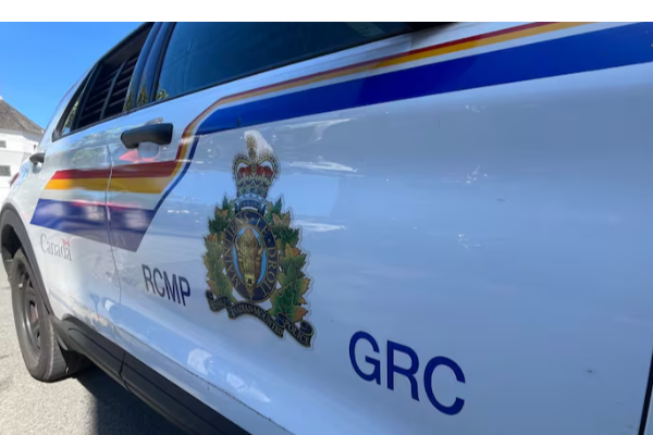கனடாவில் இடம்பெற்ற கத்தி குத்து சம்பவத்தில் இருவர் பலி | Hollow Water First Nation Serious Incident Rcmp