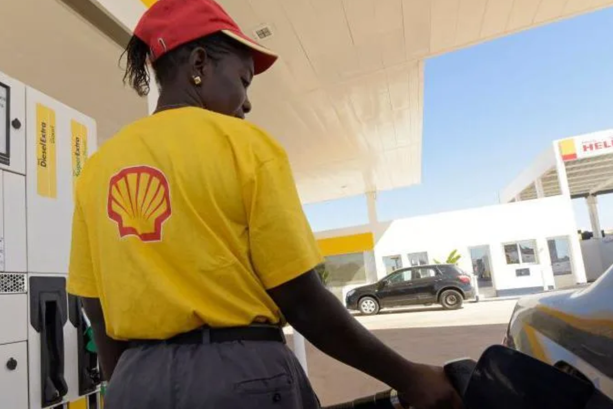 செனகல் அமைச்சர்களுக்கு வெளிநாட்டு பயணத் தடை: எரிபொருள் விலை உயர்வால் அதிரடி நடவடிக்கை | Senegalese Ministers Banned Traveling Abroad