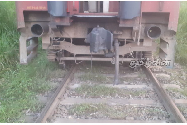 வழமைக்கு திரும்பிய மலையக தொடருந்து சேவைகள்(Photos) | Train Service In Up Country