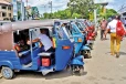 පෙට්‍රල් මිල පහළ බැසීමත් සමඟම ත්‍රීරෝද රථ ගාස්තු සංශෝධනය පිළිබඳව විශේෂ දැනුම්දීමක්