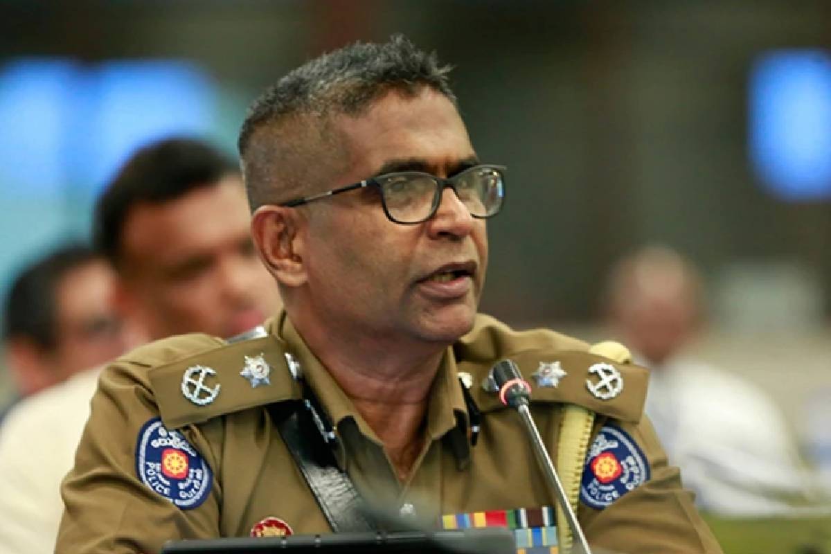 பாதசாரிகளுக்கு காவல்துறை விடுத்துள்ள கடும் எச்சரிக்கை...! | Sri Lanka Police Fine Headphones Pedestrians
