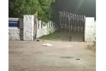 நண்பனின் ஆத்மா சாந்தி அடைய அவரை கொன்ற அதே இடத்தில் காரணமானவரின் தலையை வெட்டி வீசிய இளைஞர்கள்