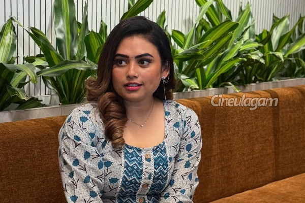 பிக் பாஸ் வரும் முன் இப்படி இறங்கிட்டாரே.. பாரதி கண்ணம்மா வில்லியின் லேட்டஸ்ட் போட்டோவை பாருங்க | Bigg Boss 9 Probable Farina Azad Sizzling Still