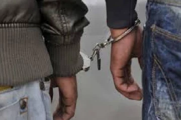 மாத்தளையில் உள்நாட்டுத் துப்பாக்கிகளுடன் இருவர் கைது