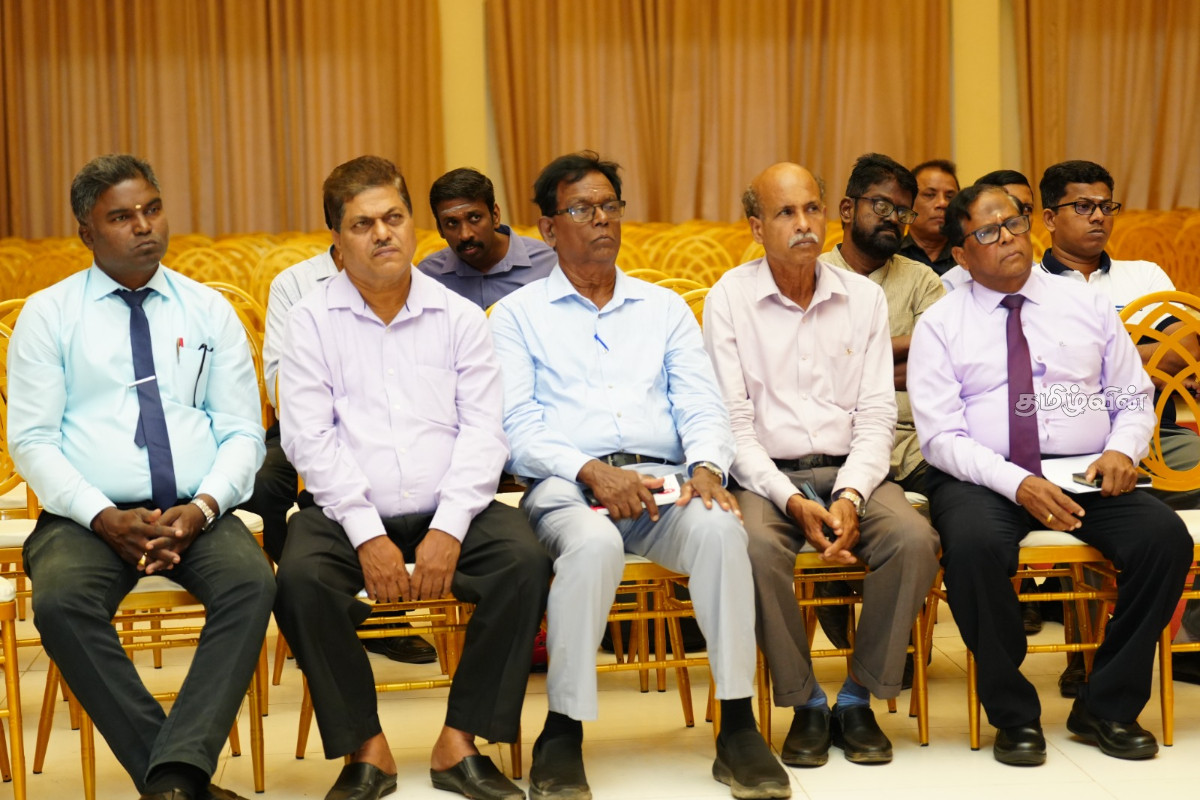 வட மாகாண ஆசிரியர்களுக்கு மாவட்ட ரீதியிலான நியமனங்கள் வழங்கப்படும்: ஆளுநர் நா.வேதநாயகன் உறுதி | Governor District Posts For Northern Teachers வட மாகாண ஆசிரியர்களுக்கு மாவட்ட ரீதியிலான நியமனங்கள் வழங்கப்படும்: ஆளுநர் நா.வேதநாயகன் உறுதி | Governor District Posts For Northern Teachers
