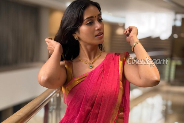 தெரு நாய் கடிச்சா அதை பெருசு பண்ணாதீங்க.. நிவேதா பெத்துராஜை வறுத்தெடுக்கும் நெட்டிசன்கள் | Nivetha Pethuraj Gets Trolled For Supporting Dogs தெரு நாய் கடிச்சா அதை பெருசு பண்ணாதீங்க.. நிவேதா பெத்துராஜை வறுத்தெடுக்கும் நெட்டிசன்கள் | Nivetha Pethuraj Gets Trolled For Supporting Dogs