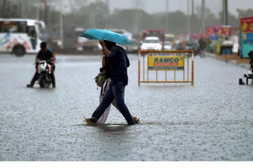 சென்னை மற்றும் புறநகர் பகுதிகளில் கனமழை