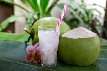 வெளிநாடுகளில் ஆயிரத்தை தாண்டும் இலங்கை இளநீரின் விலை