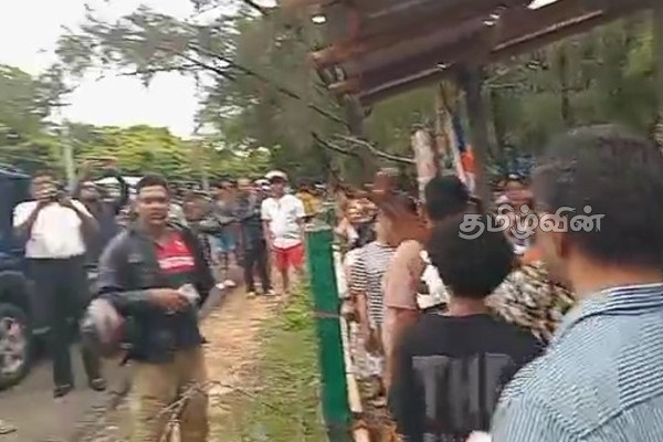 மீண்டும் திருமலையில் பதற்றம்! பொலிஸ் பாதுகாப்போடு அதே இடத்தில் வைக்கப்பட்டுள்ள புத்தர் சிலை | Trincomalee Buddhist Statue Issue