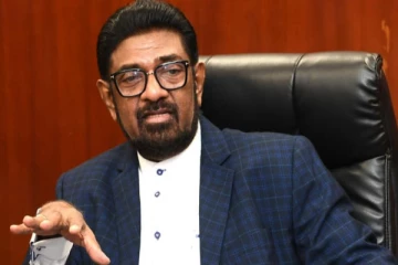 முன்னாள் அமைச்சர் கெஹெலியவின் வீட்டிலிருந்து மீட்கப்பட்ட பொருட்களால் அதிர்ச்சி