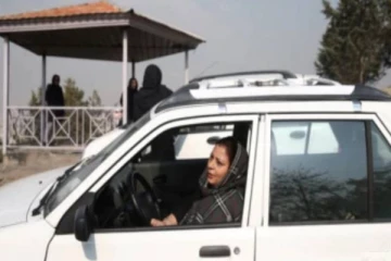 கார்களில் பயணம் செய்யும்போதும் ஹிஜாப் அவசியம்! பொலிஸார் மீண்டும் அறிவுறுத்தல்