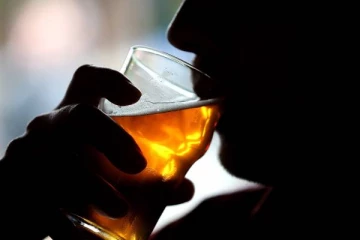 மது குடித்தால் இரவில் நடப்பது மறந்து விடுமா? உண்மை இதுதான்!