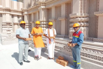 அபுதாபியில் கட்டப்படும் இந்து ஆலயத்தை பார்வையிட்ட மறவன்புலவு சச்சிதானந்தம்(Photos)