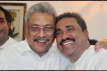 அரசாங்கத்தின் சிலா், ஜனாதிபதி, பிரதமர் ஆடைகளை அணிய விரும்புகின்றனர் : பொதுஜன பெரமுன