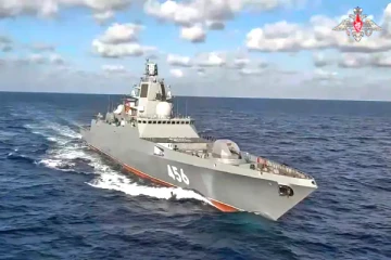 ஆங்கிலக் கால்வாயில் ரஷ்ய போர்கப்பல்., பிரித்தானிய கடற்படை கண்காணிப்பு