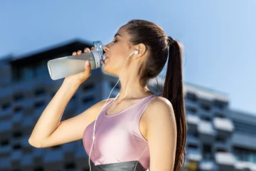 தினமும் குளிர்ந்த நீர் குடிப்பதால் ஏற்படும் நன்மைகள் என்னென்ன தெரியுமா?