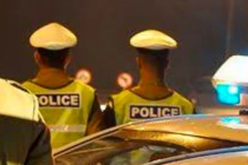 வாகனத்தில் எரிந்த நிலையில் சடலம்; பொலிஸார் சந்தேகம்