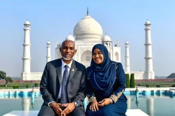 தாஜ்மஹாலில் மனைவியுடன் அதிபர் - அவர் சொன்னதை கவனிச்சீங்களா?