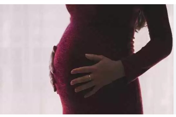 அண்ணனுடன் உறவு - கழிவறையில் குழந்தை பெற்று ஜன்னல் வழியே வீசிய பெண்! | A Young Woman Who Threw Her Baby Mumbai