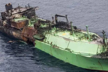 මැදපෙරදිග යුධ උණුසුම මැද තවත් ගැටළුවක් - මධ්‍යධරණී මුහුදේ රුසියානු නෞකාවක් පුපුරායාමේ අවදානමක