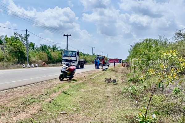 வவுனியாவில் துவிச்சக்கர வண்டியில் சென்ற குடும்பஸ்தருக்கு நேர்ந்த துயரம் | Vavuniya Accident Family Man Death