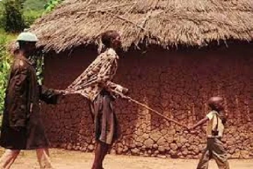 மர்ம மரத்தால் உருவான பார்வையற்றோர் கிராமம்