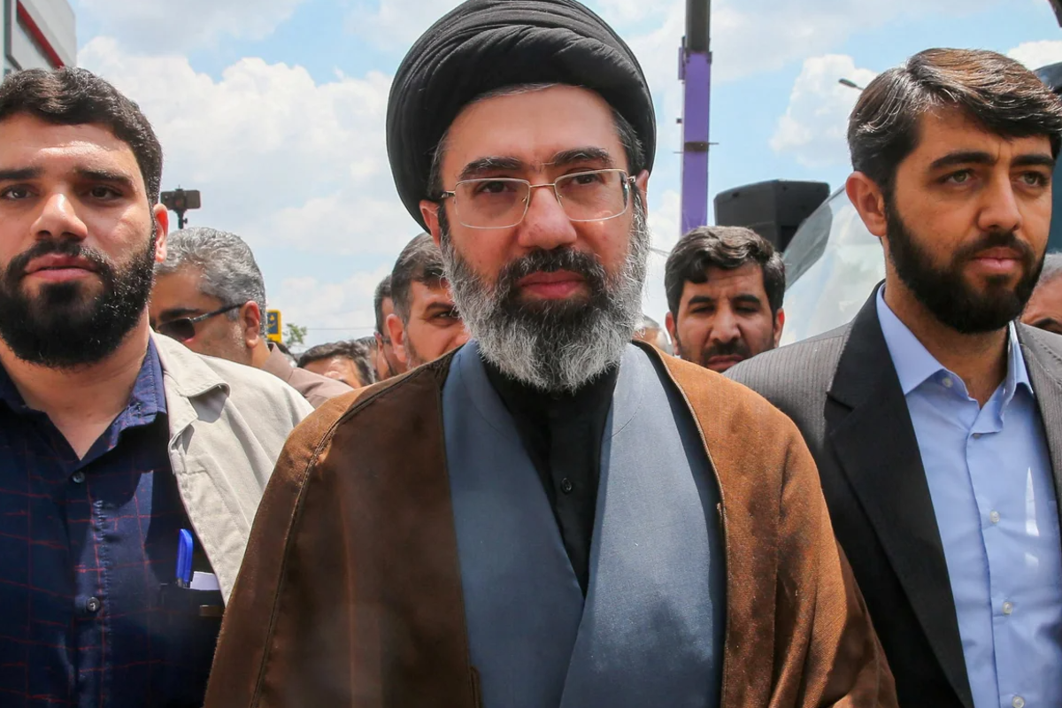 இஸ்ரேல் தாக்குதலில் காலை இழந்து கோமாவுக்கு சென்ற ஈரானின் புதிய உச்ச தலைவர் ; முடிவுக்கு வரும் வளைகுடா போர்! | Iran Ayatollah Is In A Coma And Lost Leg