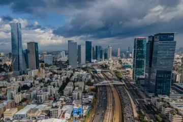 இஸ்ரேலில் வெடிக்கும் போர் - டாப் ஐடி நிறுவனங்கள் ஆஃபிஸ் இந்தியாவிற்கு மாற்றம்?