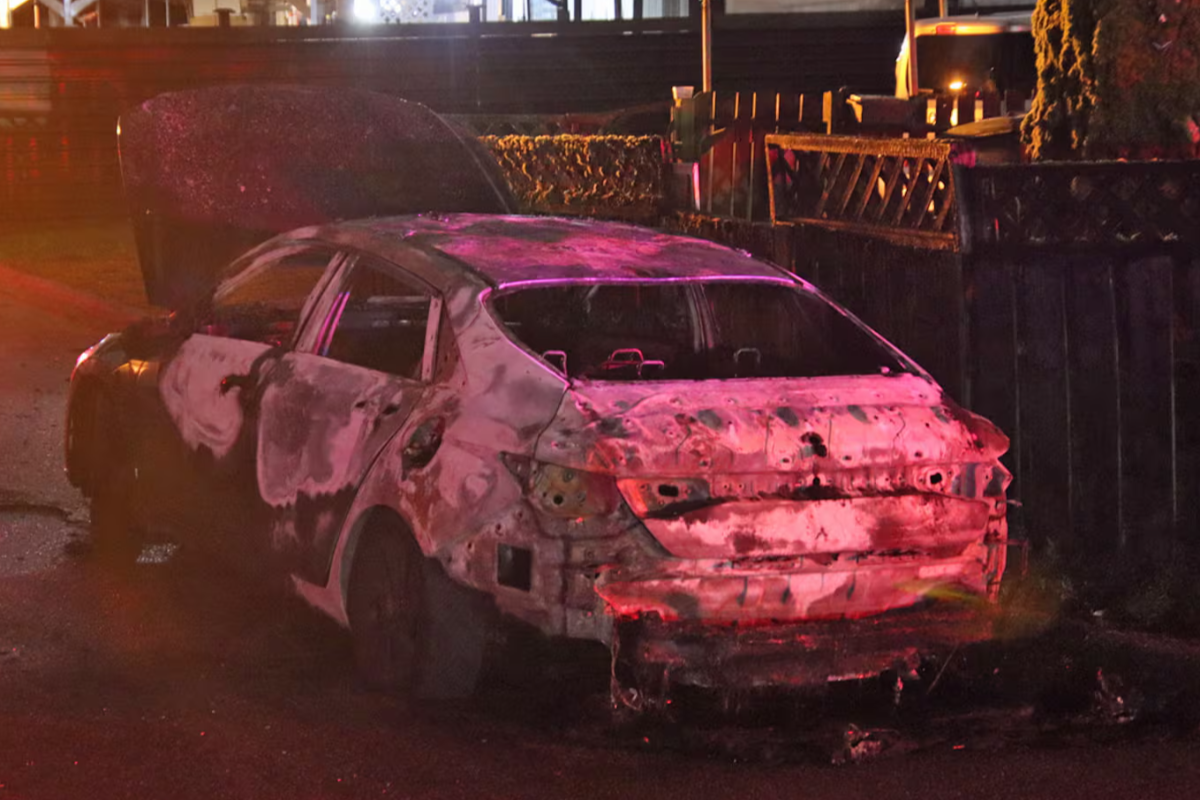 சர்ரே நகரில் துப்பாக்கிச் சூடு - ஒருவர் பலி, மற்றொருவர் காயம்! | Man Dead Another Injured In Surrey Bc Shooting