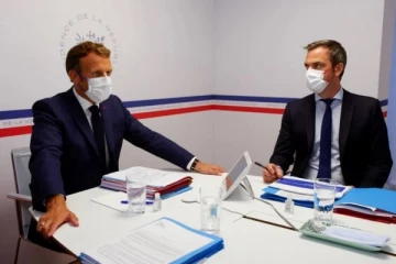 அவசரமாக ஆலோசனைக் கூட்டம் ஒன்றை நடத்த இருக்கும் பிரான்ஸ் ஜனாதிபதி: என்ன அறிவிப்புகள் வெளியாக உள்ளன?