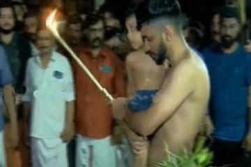 குவைத் தீ விபத்தில் உயிரிழந்த நபரின் இறுதி கிரியை... கண்ணீர் வரவழைத்த காட்சிகள்!