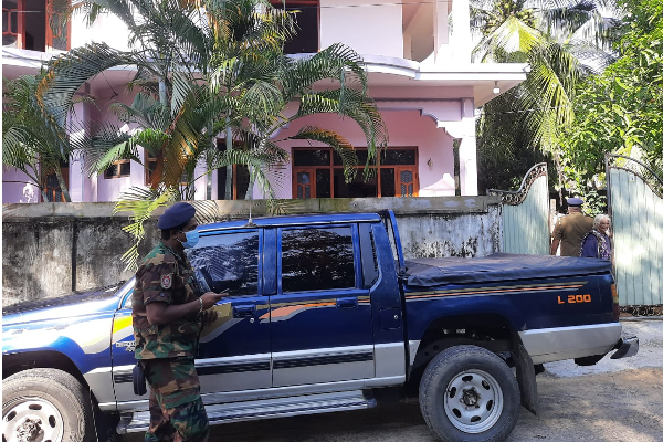 இரு பெளத்த தேரர்கள் உட்பட 7 கொள்ளையர்கள் அதிரடி கைது! வெளியான அதிர்ச்சி தகவல் | Ampara Robbery Two Buddhist Thero Arrest Police இரு பெளத்த தேரர்கள் உட்பட 7 கொள்ளையர்கள் அதிரடி கைது! வெளியான அதிர்ச்சி தகவல் | Ampara Robbery Two Buddhist Thero Arrest Police