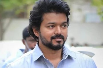 15 வயதில் நடிகர் விஜய் சுற்றுலா சென்றபோது எடுத்த புகைப்படம்- சமூக வலைத்தளங்களில் வைரல்