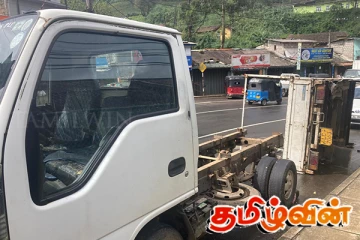 நானுஓயாவில் தேயிலையுடன் குடைசாய்ந்த லொறி: இருவர் படுகாயம்