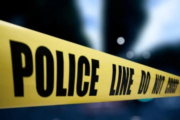 டிராக்டருடன் மோதிய மோட்டார் சைக்கிள் ; இளைஞன் பலி ; குழந்தை படுகாயம்