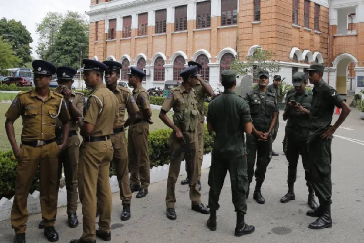 கம்பஹாவில் பல்கலைக்கழக மாணவர்கள் இருவர் கைது | Two University Students Arrested In Gampaha