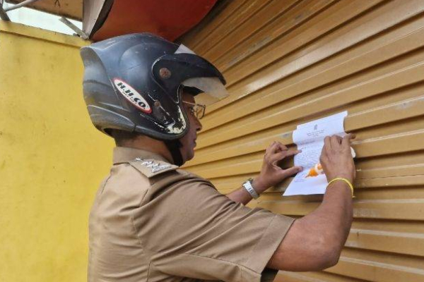 பிரபல உணவகங்களில் சுகாதார சீர்கேடு ; அதிகாரிகளின் உடனடி நடவடிக்கை | Health Problems Popular Restaurants Closure Action