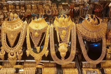 தங்கம் வாங்குவோருக்கு ஹாப்பி நியூஸ்... 16.10.2023 ஒரே நாளில் குறைந்த தங்க விலை