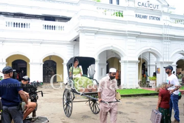 මරදාන දුම්රිය ස්ථානය හදිසියේම කැලිකට් වූ හැටි. - (PHOTOS)