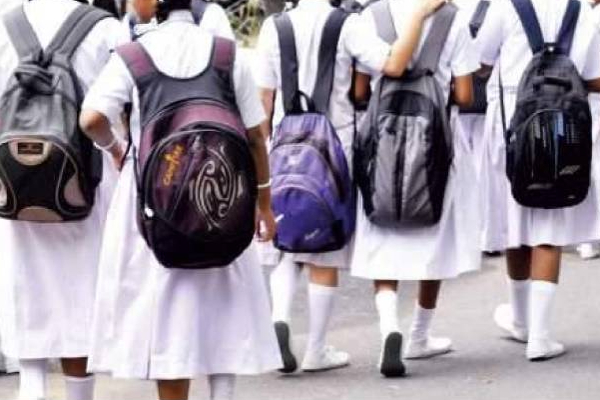 மட்டக்களப்பில் மாணவிகளுக்கு பாலியல் தொல்லை கொடுத்த ஆசிரியர்! | Batticaloa Teacher Made Sexual Abused The Students