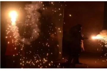 இரவு நேரத்தில் அதிக பட்டாசுகள்  :  45சிகரெட் பிடித்த சென்னைவாசிகள்  ?  வெளியான அதிர்ச்சி தகவல்