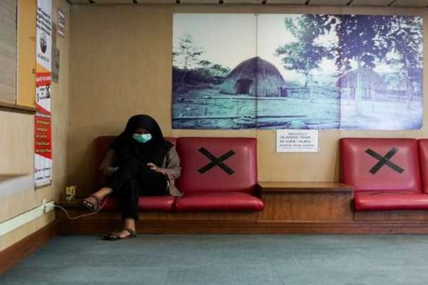 கொரோனா சிகிச்சை மையமாக மாறிய கப்பல் - எங்கு தெரியுமா? | Ship Changed To Covid Treatment Place In Indonesia