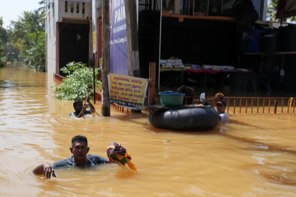 ஜனாதிபதி அநுரவுக்கு மோடி மேற்கொண்ட அழைப்பு.. இலங்கையை மீட்பதில் இந்தியாவின் முக்கிய பங்கு! | Modi Called President Anura Ditwah Affection Lanka ஜனாதிபதி அநுரவுக்கு மோடி மேற்கொண்ட அழைப்பு.. இலங்கையை மீட்பதில் இந்தியாவின் முக்கிய பங்கு! | Modi Called President Anura Ditwah Affection Lanka